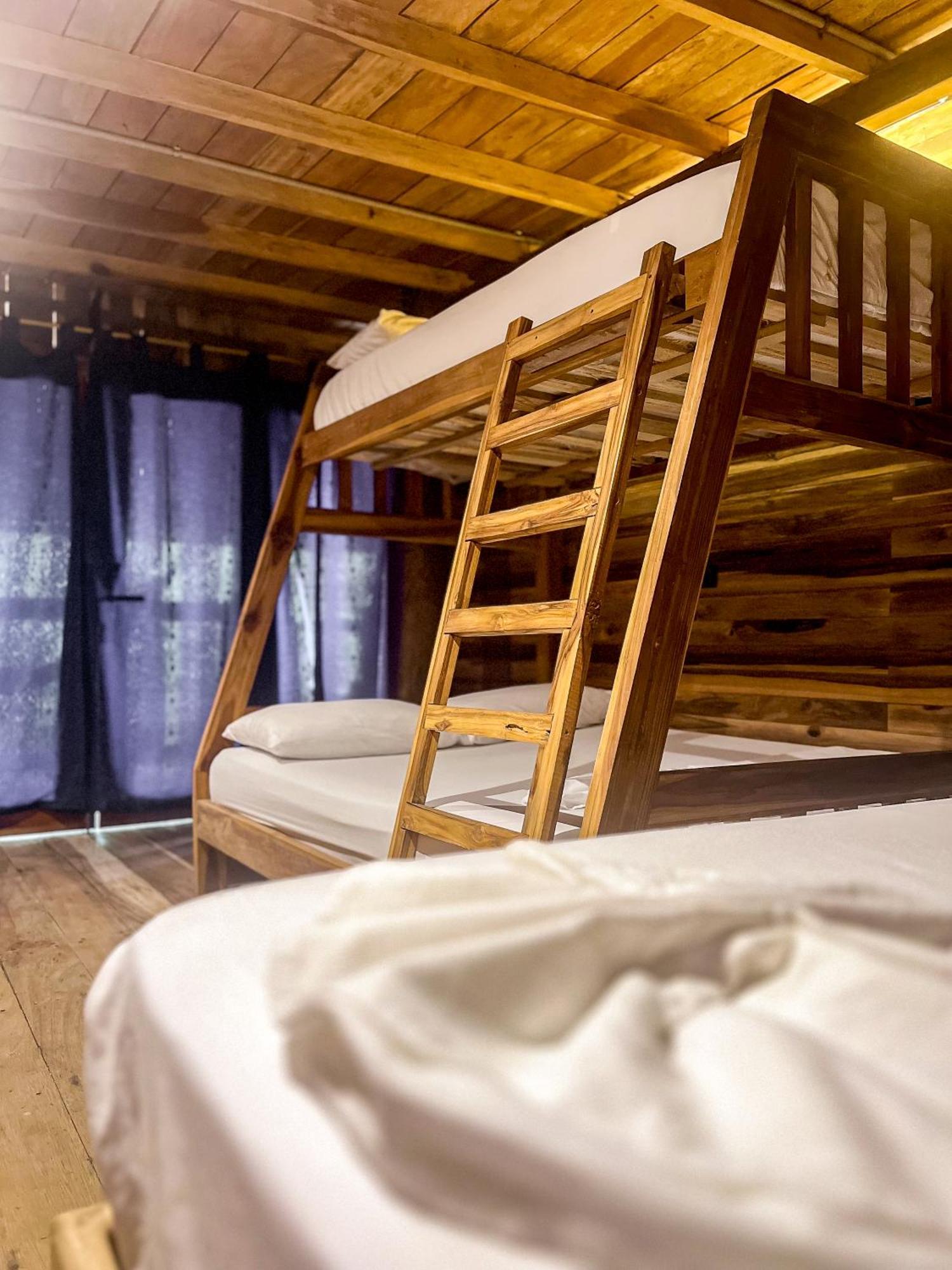 Hostal Mocambo Beach Guachaca 外观 照片