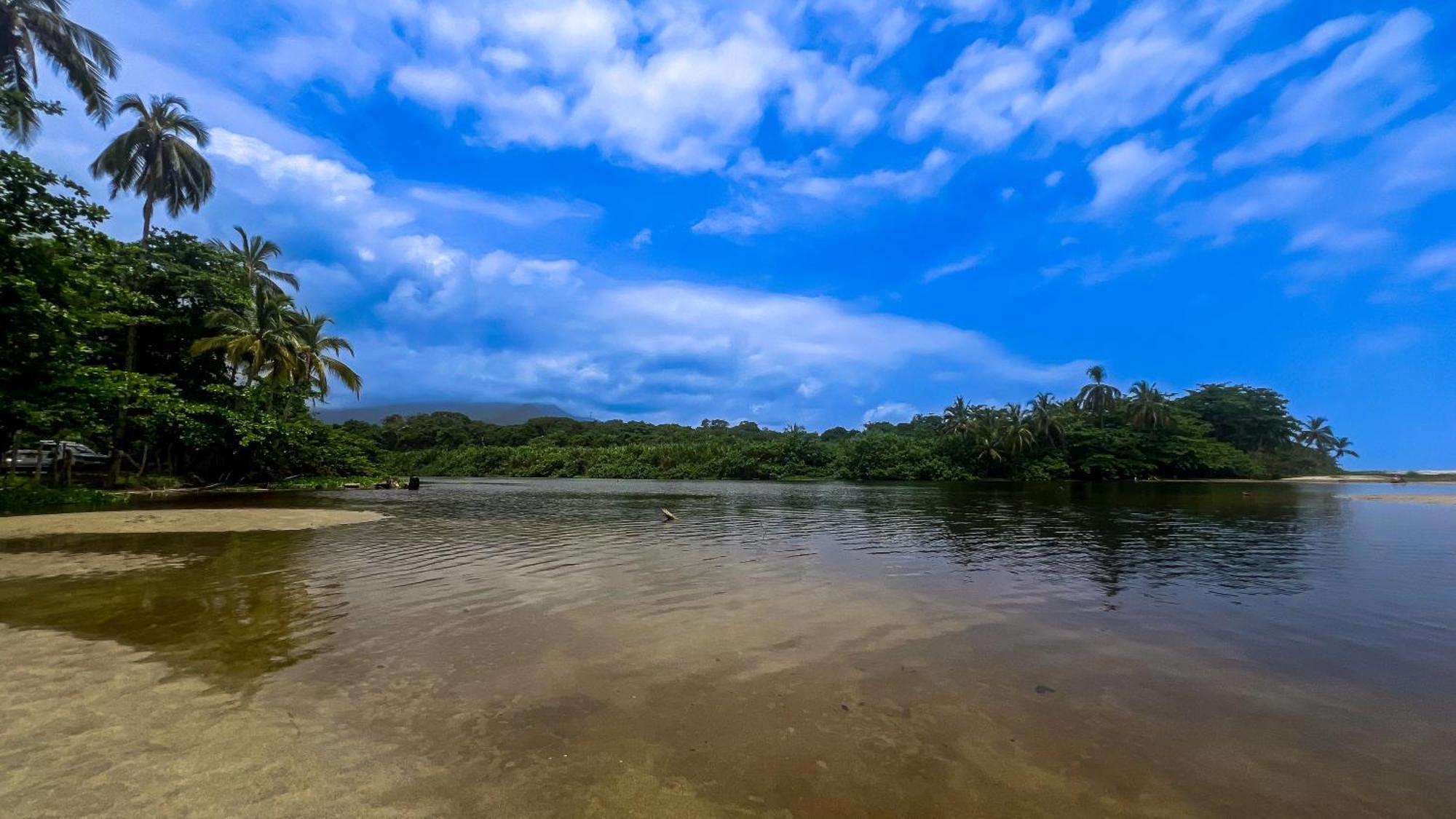 Hostal Mocambo Beach Guachaca 外观 照片